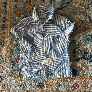 Sketchers size 5 blue and white boys button up shirt